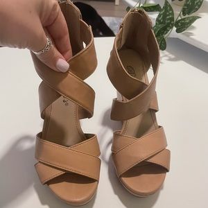 Beige/Nude Breckelle’s Wedges🤍